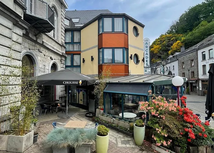 Les Arcades - Hotel 2*